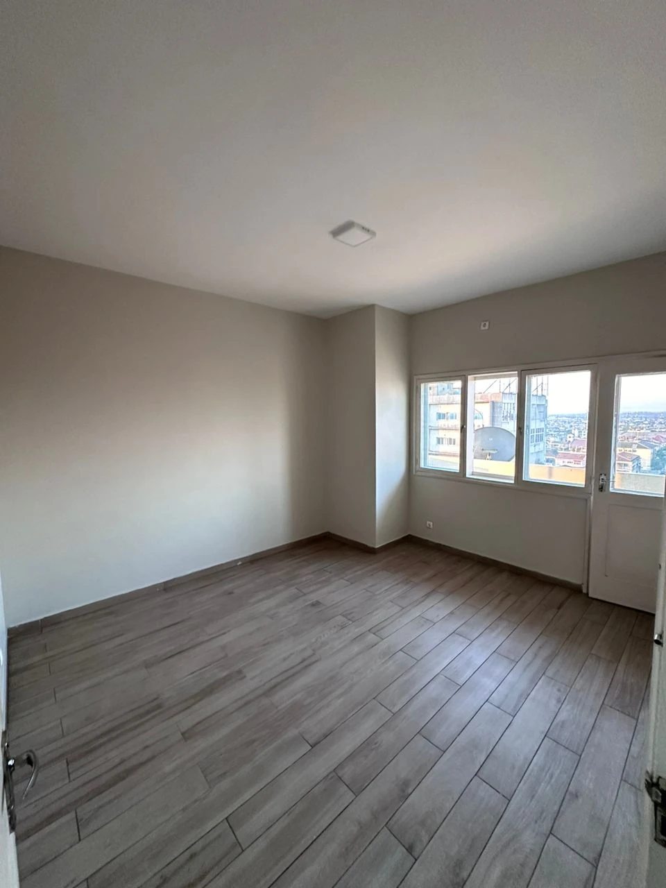 Vande se luxuosa apartamento T4 na Belita 