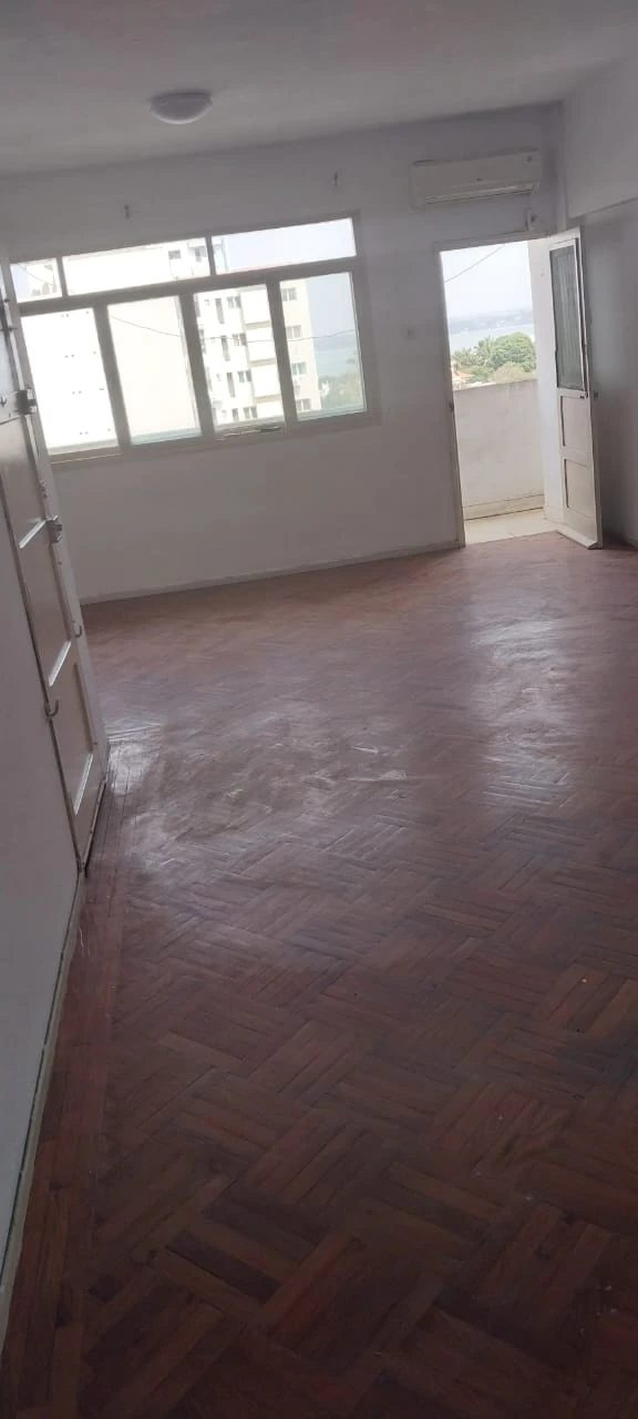 Arrenda-se apartamento T3 nas Torres Altas - Polana Cimento "A"