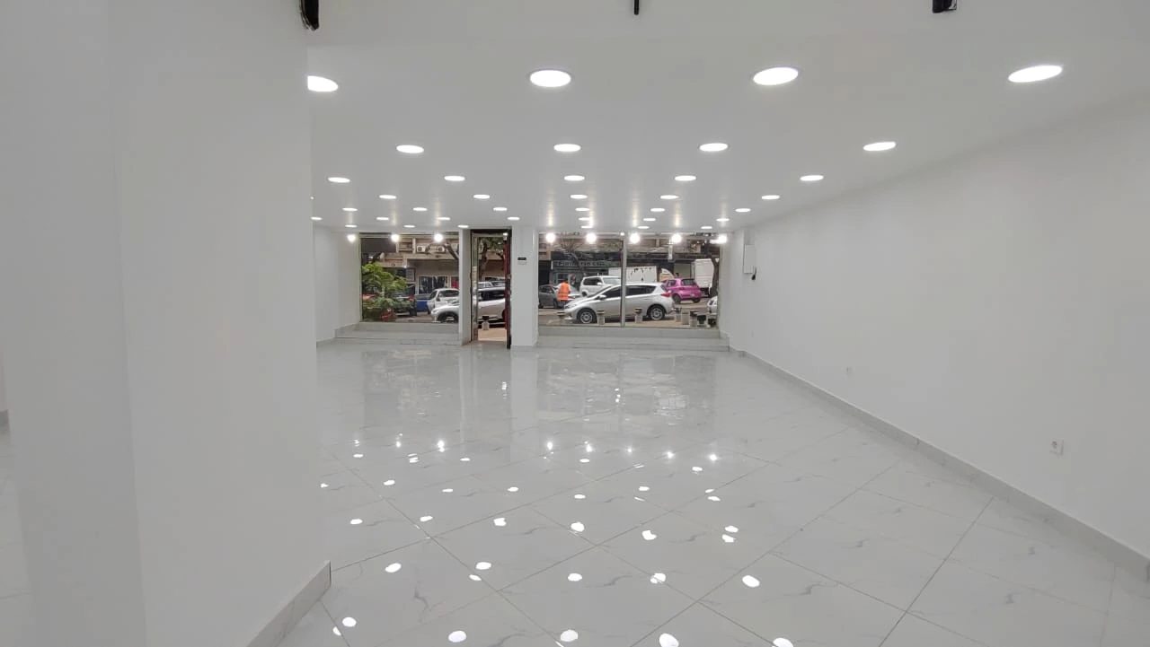 Arrenda-se excelente loja com 250m² no Bairro Central | Av. Karl Marx 