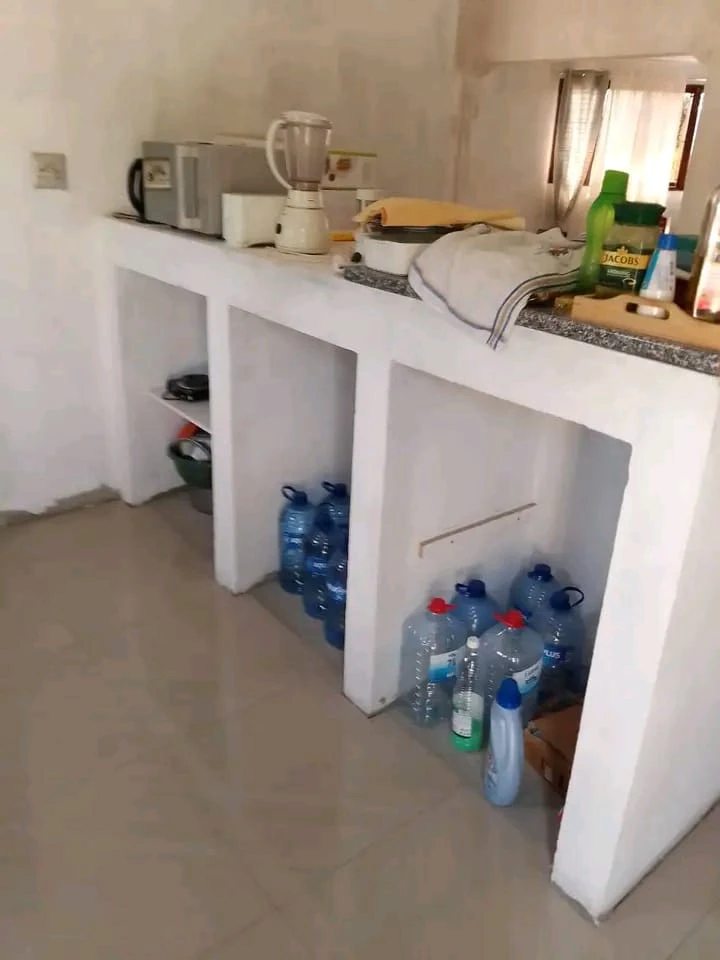 Vende se propriedade T3 num terreno de 30x70m vedado na Matola rio 