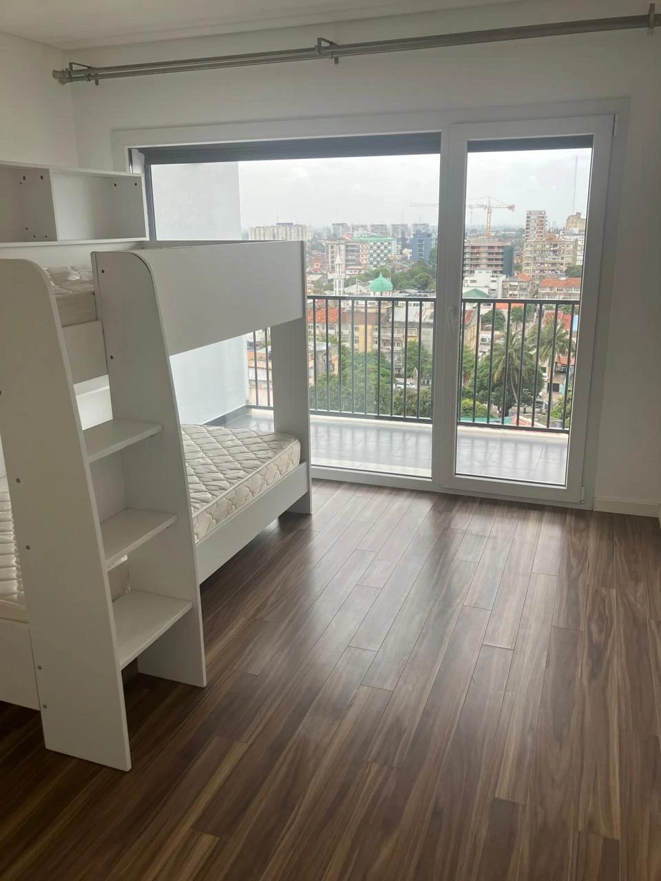 Vende-se apartamento T3 no SAPPHIRE RESIDENCE - POLANA CIMENTO 