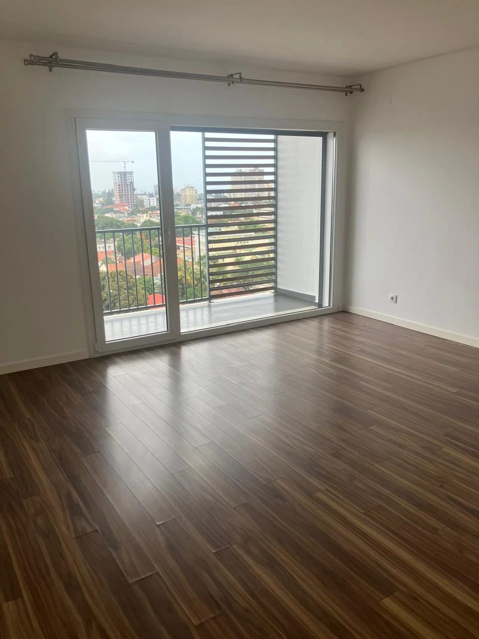 Vende-se apartamento T3 no SAPPHIRE RESIDENCE - POLANA CIMENTO 