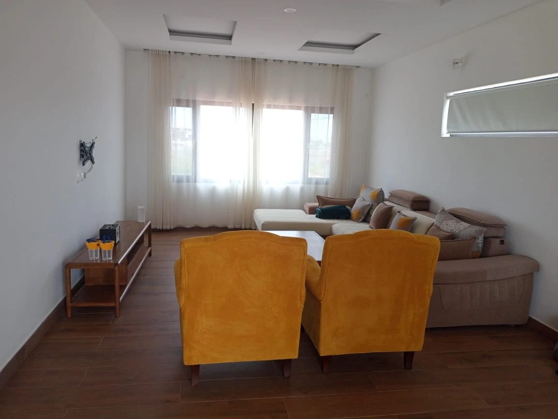 House for sale 1250 m², 2 floors. Costa do sol, Maputo. 