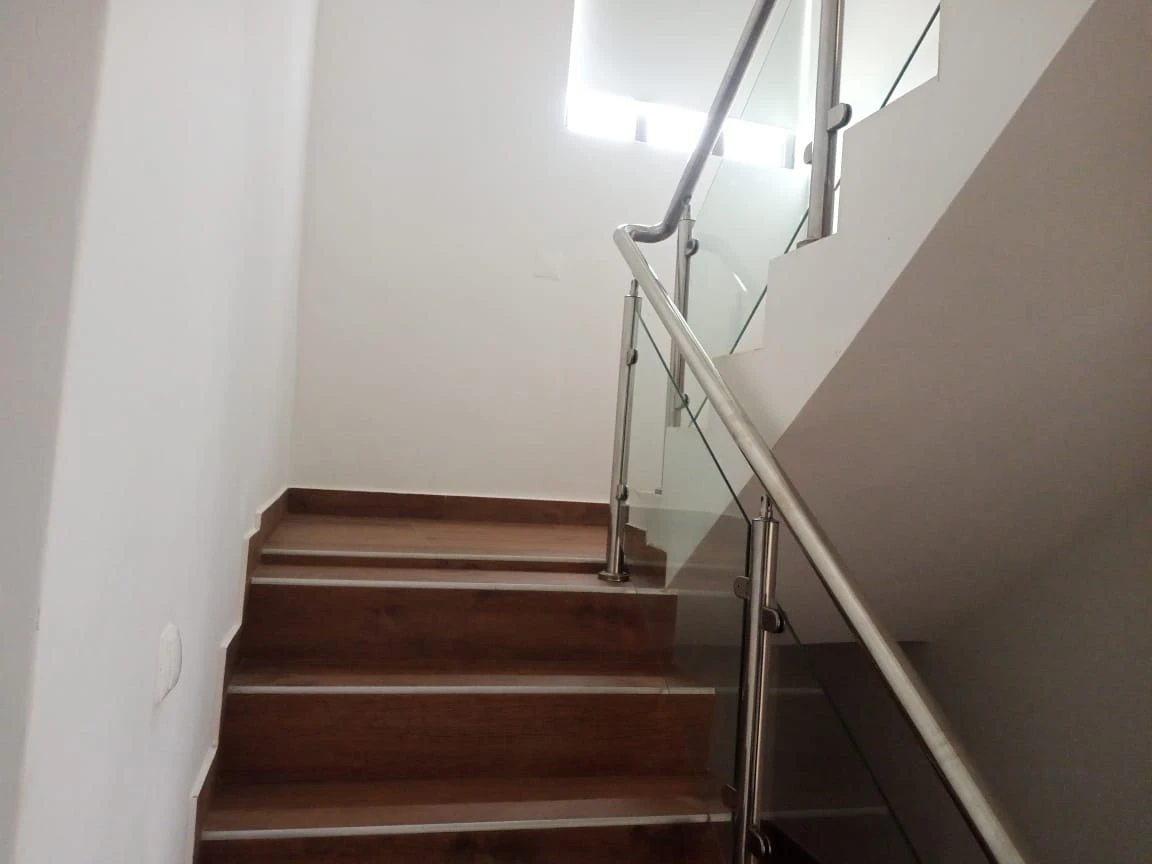 House for sale 1250 m², 2 floors. Costa do sol, Maputo. 