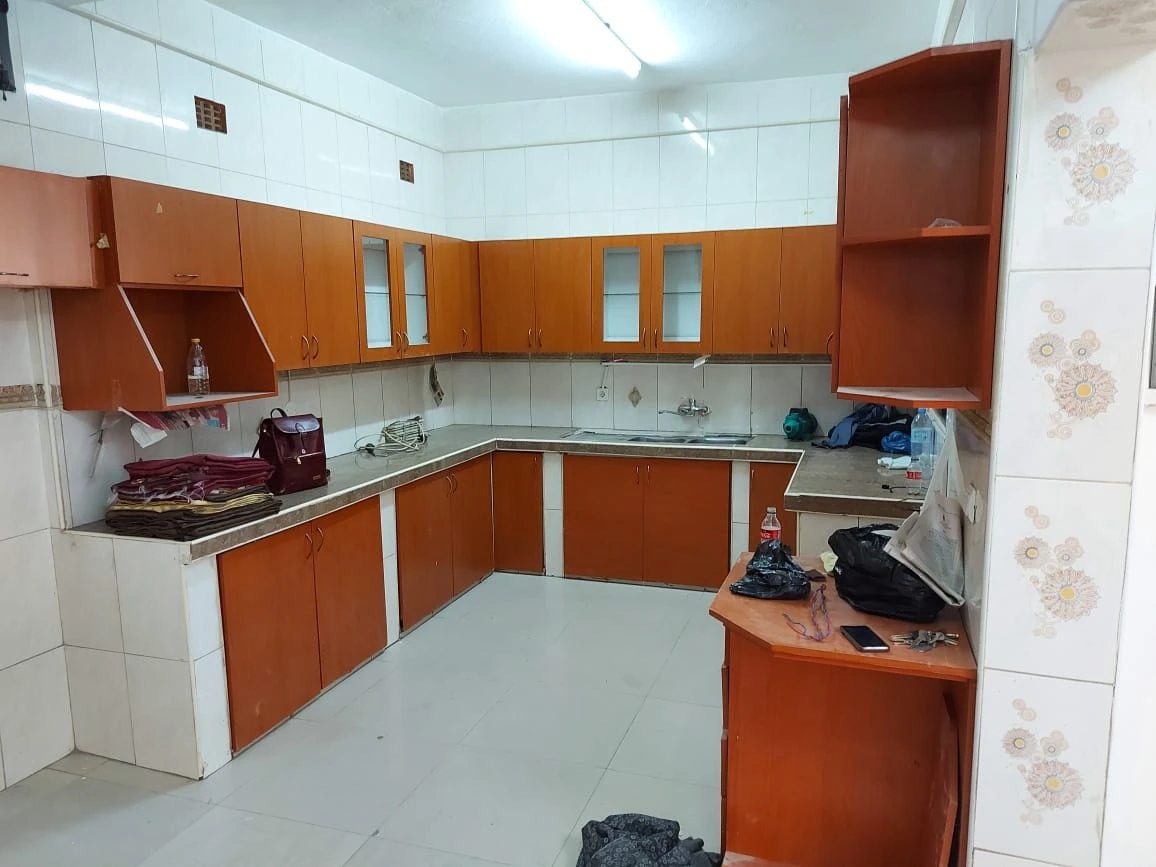 Vende-se moradia duplex T4 na Malhangalene | Rua da Resistência 