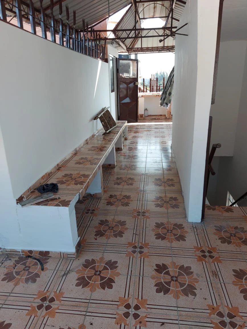 Vende-se moradia duplex T4 na Malhangalene | Rua da Resistência 