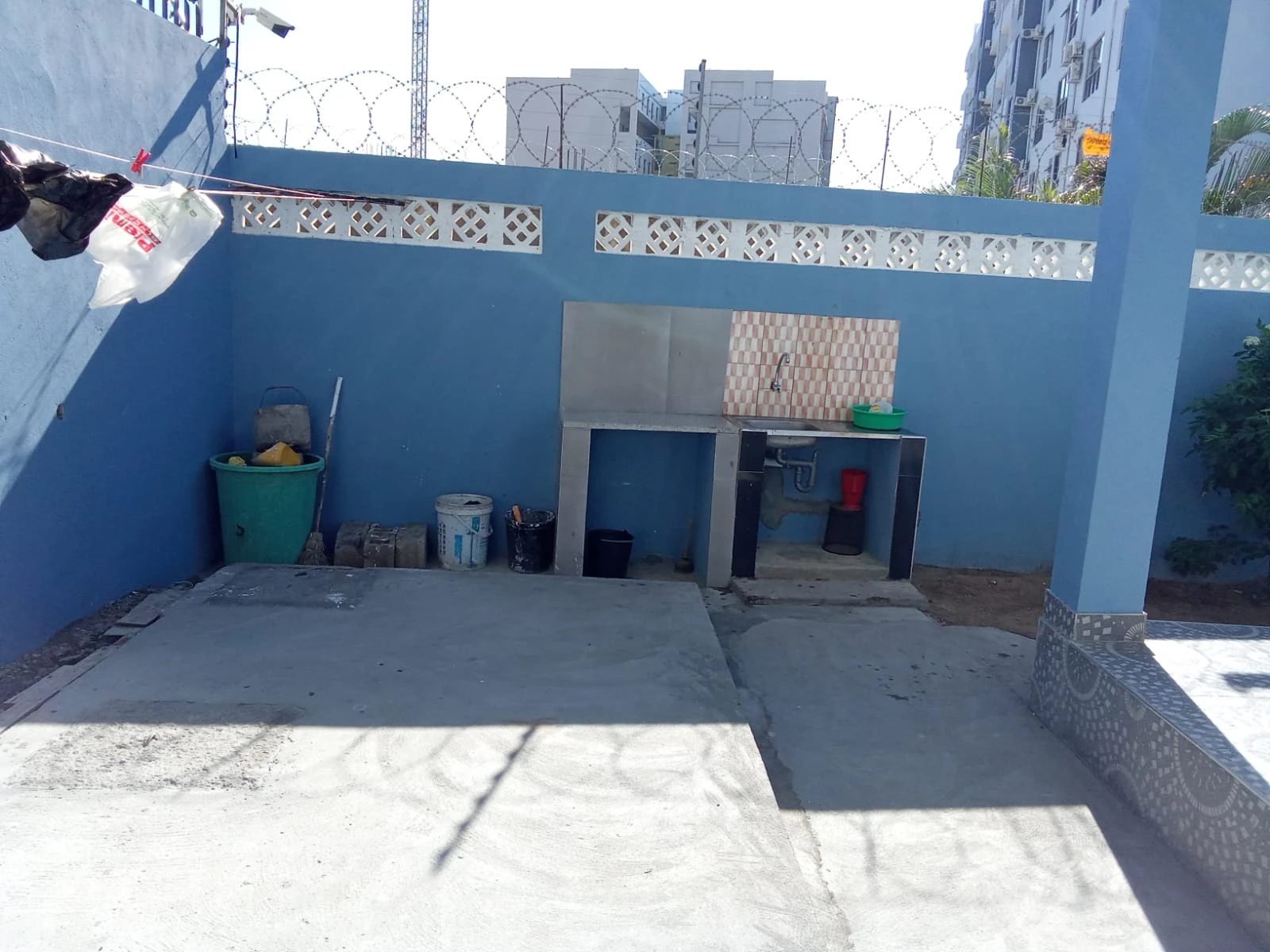 Arrenda-se moradia duplex T4 no Bairro Triunfo 