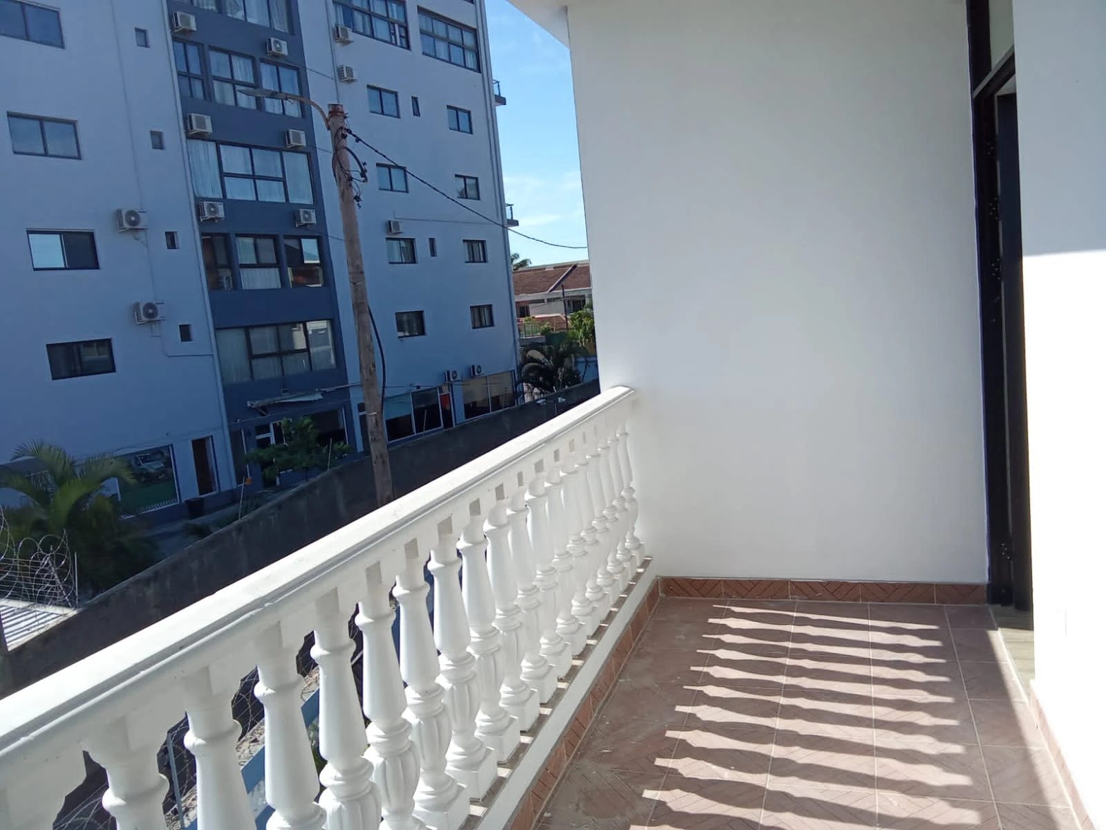 Arrenda-se moradia duplex T4 no Bairro Triunfo 