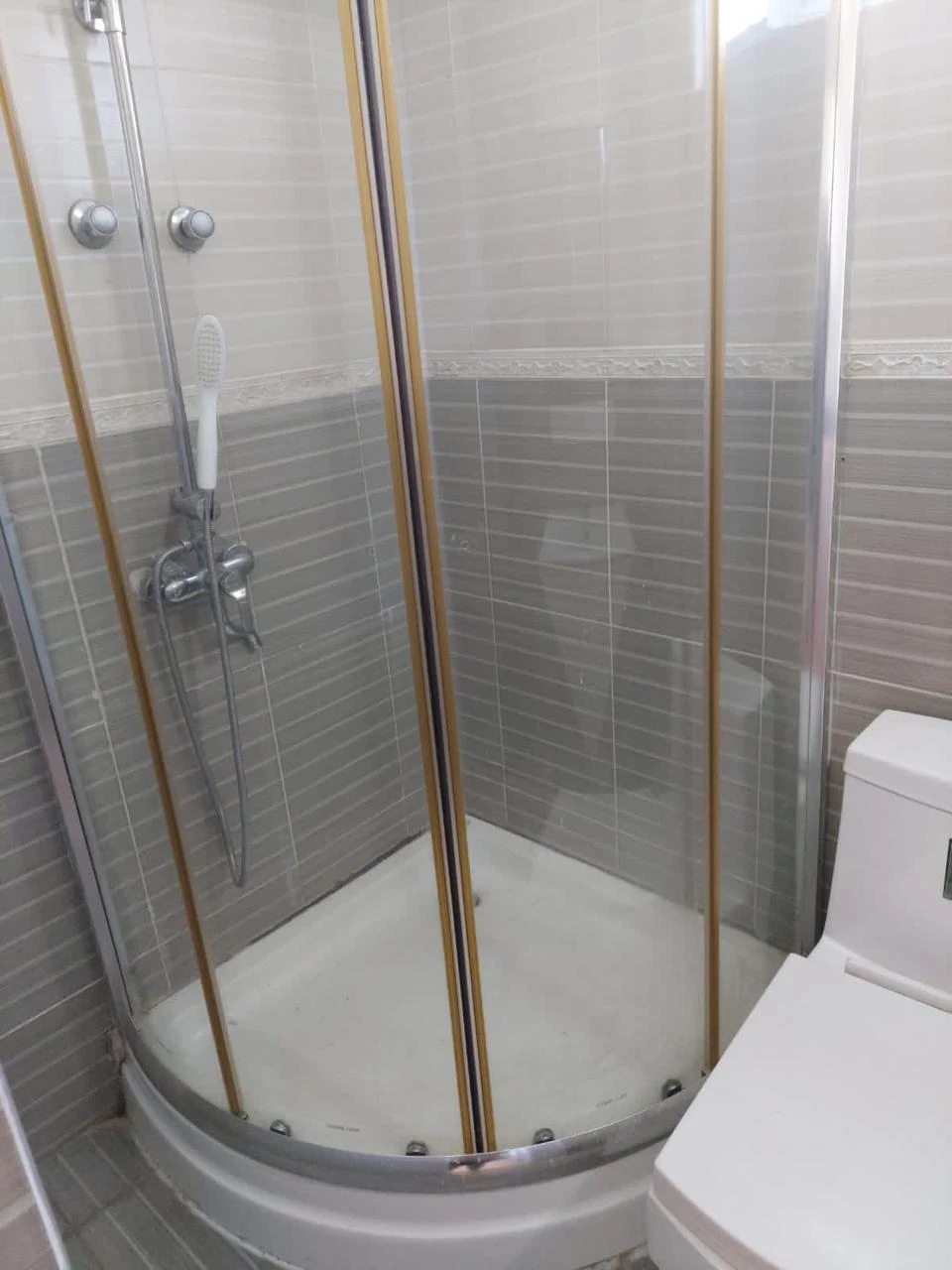 Vende-se moradia geminada(duplex) T3 com piscina na Sommerchield 1 