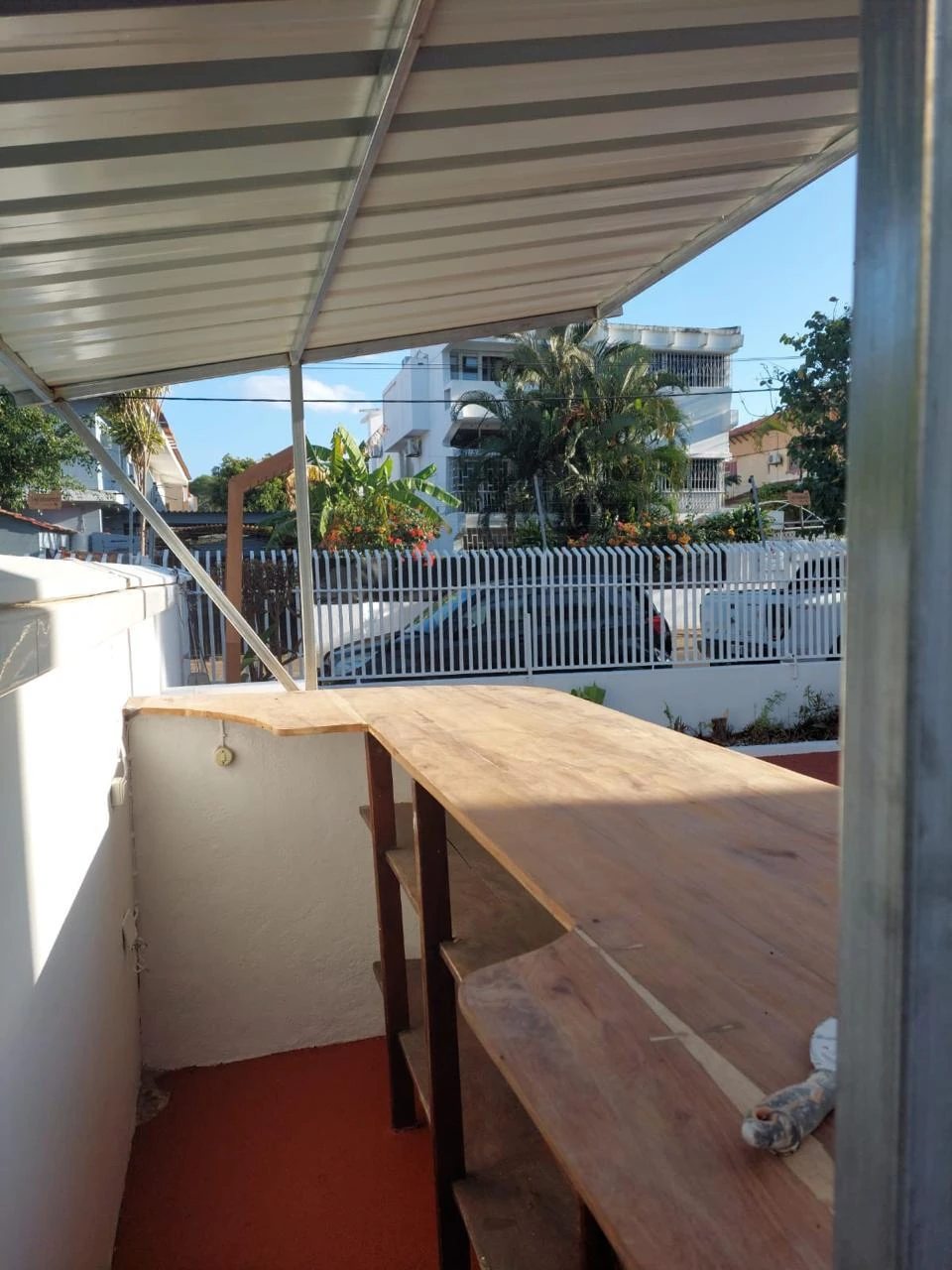 Vende-se moradia geminada(duplex) T3 com piscina na Sommerchield 1 