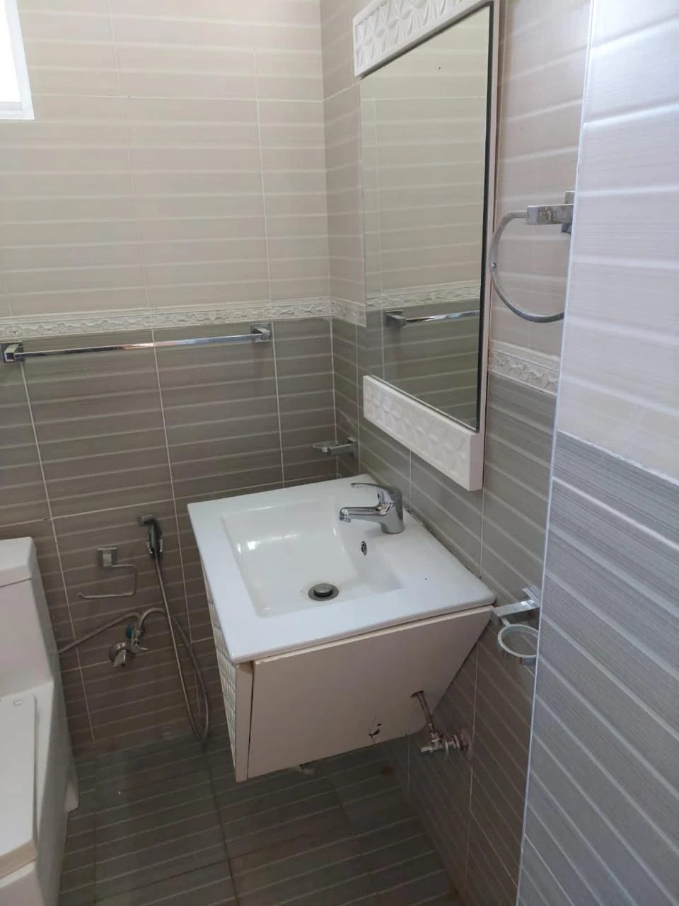 Vende-se moradia geminada(duplex) T3 com piscina na Sommerchield 1 