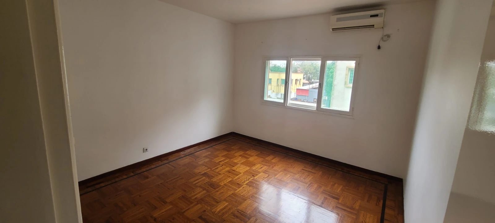 Arrenda-se apartamento T3 na Polana Cimento A