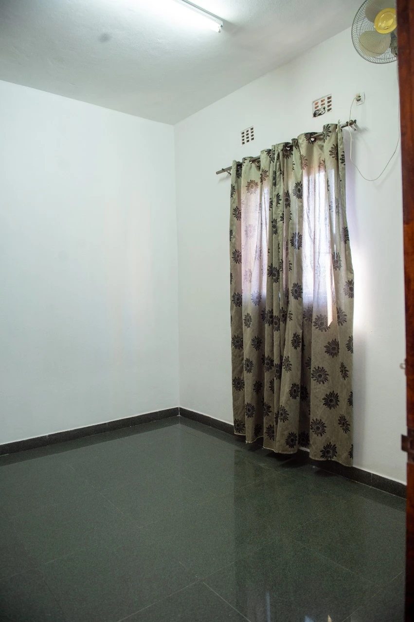 Vende-se moradia duplex T3 na Malhangalene 