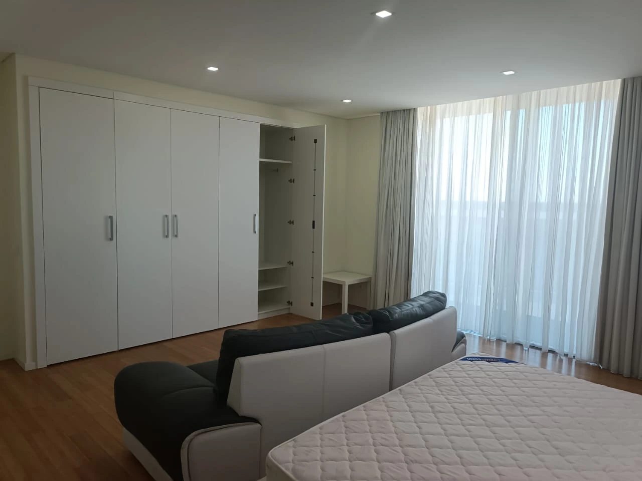 Arrenda-se magnífico apartamento T4 no ZEN RESIDENCE - SOMMERCHIELD 1