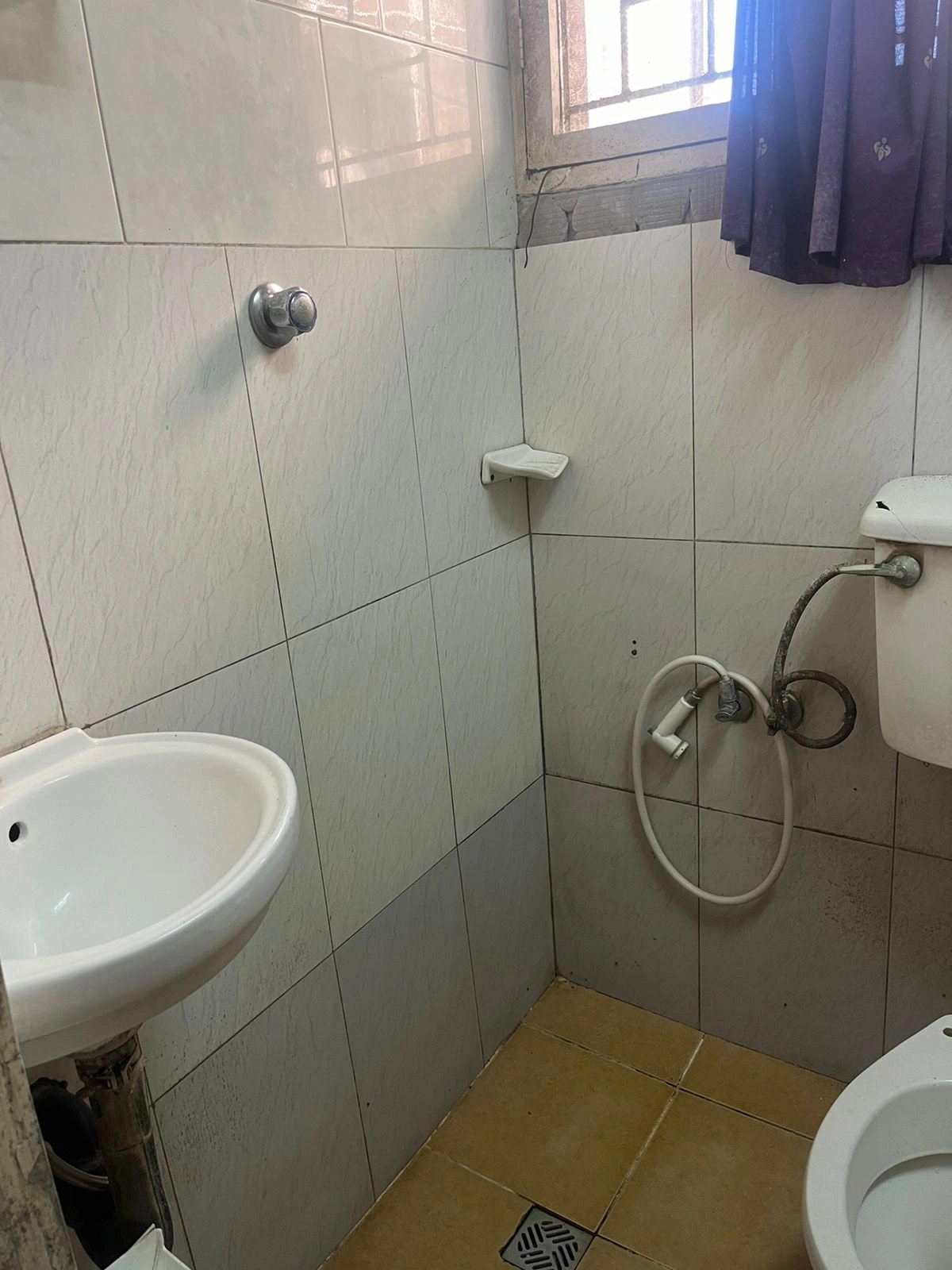 Vende-se Apartamento T2 no bairro central 